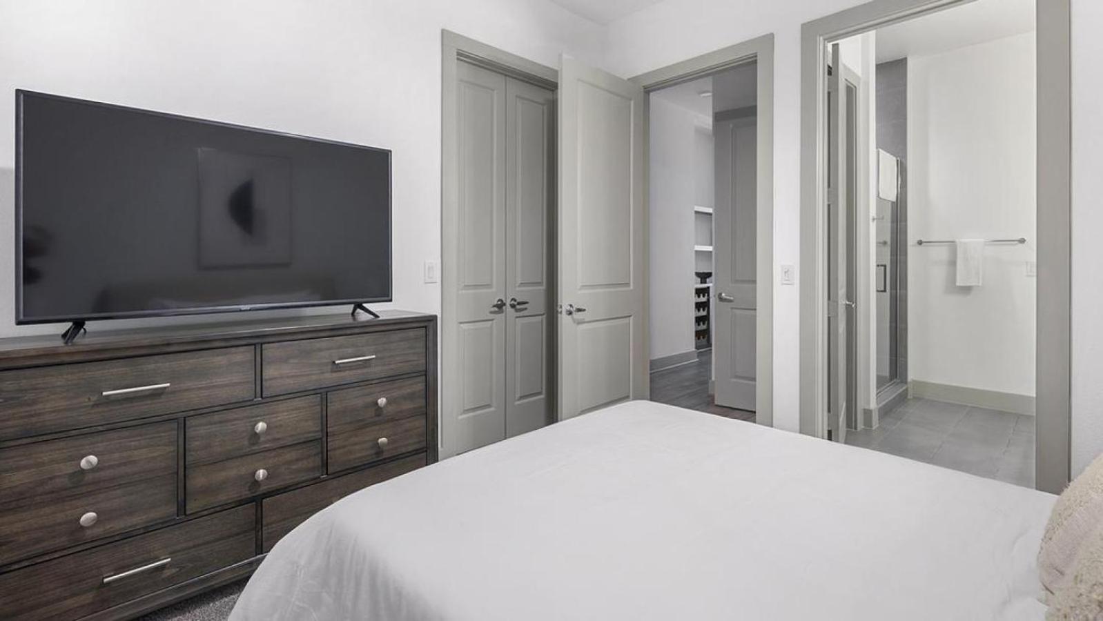 Landing - Modern Apartment With Amazing Amenities Houston Bagian luar foto