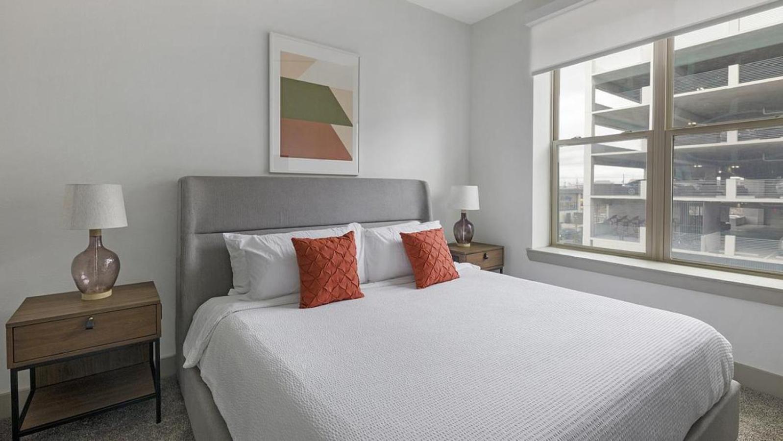 Landing - Modern Apartment With Amazing Amenities Houston Bagian luar foto