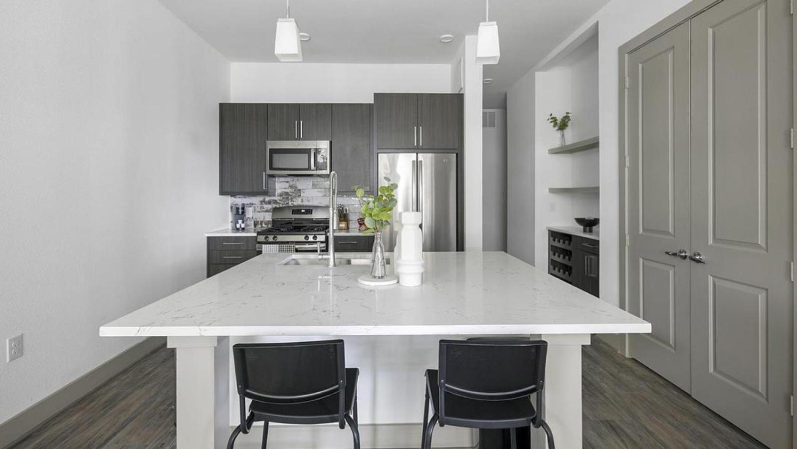 Landing - Modern Apartment With Amazing Amenities Houston Bagian luar foto